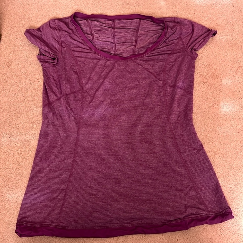 Lululemon back ruched purple top in a size 6. Accepting reasonable offers.
